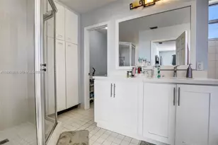 9710 SW 9th Ct, Pembroke Pines, FL 33025 - Photo 24