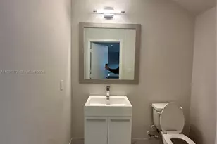 2555 NE 193rd St, Miami, FL 33180 - Photo 4