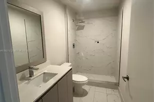 2555 NE 193rd St, Miami, FL 33180 - Photo 8