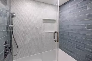 6855 Edgewater Dr, Coral Gables, FL 33133 - Photo 20