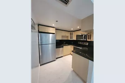 8290 Lake Dr #219, Doral, FL 33166 - Photo 10