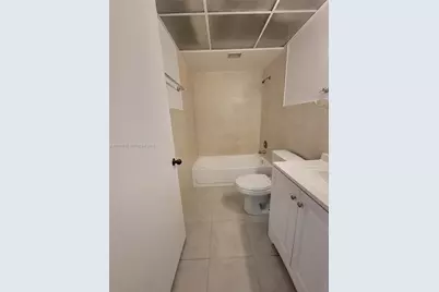 8290 Lake Dr #219, Doral, FL 33166 - Photo 20