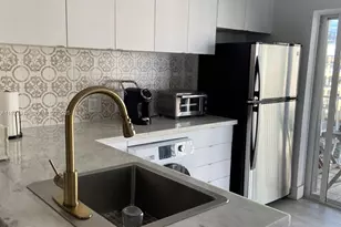 677 NE 24th St, Miami, FL 33137 - Photo 10