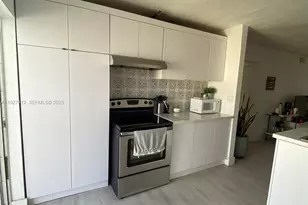 677 NE 24th St, Miami, FL 33137 - Photo 12