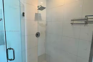 55 SE 6th St, Miami, FL 33131 - Photo 14