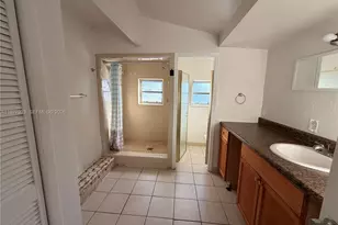 1020 NW 33rd Ave, Miami, FL 33125 - Photo 12