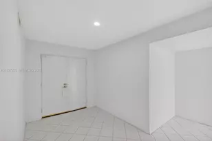 600 Grapetree Dr, Key Biscayne, FL 33149 - Photo 6