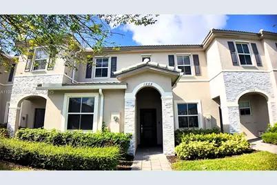 1668 SE 26th Ter #1668, Homestead, FL 33035 - Photo 2