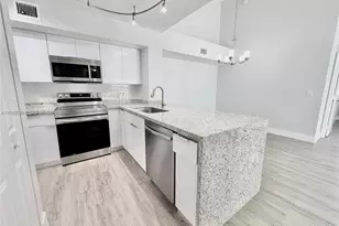 677 SW 111th Ave, Pembroke Pines, FL 33025 - Photo 1