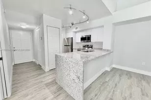 677 SW 111th Ave, Pembroke Pines, FL 33025 - Photo 1