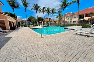 704 Belmont Ln, North Lauderdale, FL 33068 - Photo 14