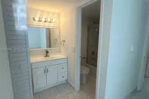 250 180th Dr, Sunny Isles Beach, FL 33160 - Photo 32