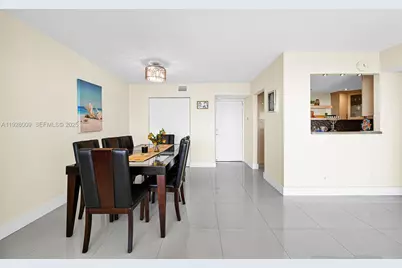 100 Bayview Dr #606, Sunny Isles Beach, FL 33160 - Photo 6