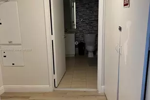 1750 N Bayshore Dr, Miami, FL 33132 - Photo 14