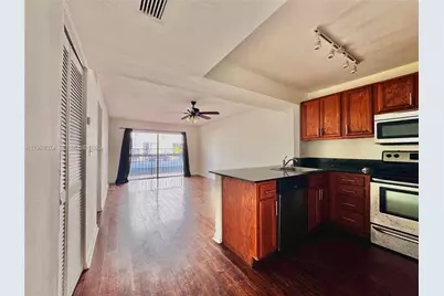 833 West Ave #302, Miami Beach, FL 33139 - Photo 10