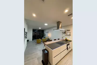 1000 Brickell Plz #1811, Miami, FL 33131 - Photo 10