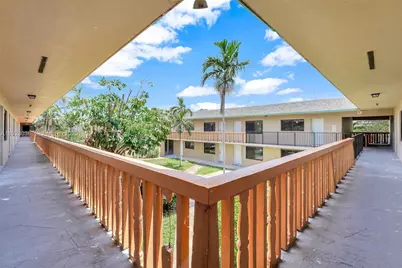 13210 Memorial Hwy #221, North Miami, FL 33161 - Photo 18