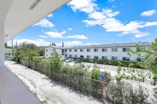 13210 Memorial Hwy, North Miami, FL 33161 - Photo 20