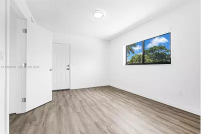 13210 Memorial Hwy #221, North Miami, FL 33161 - Photo 16