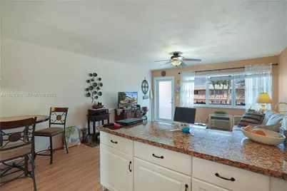 1000 SW 11th Ave #17E, Hallandale Beach, FL 33009 - Photo 8