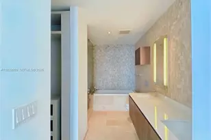 88 SW 7th St, Miami, FL 33130 - Photo 14