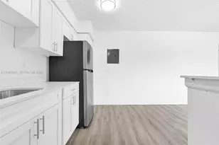 13210 Memorial Hwy, North Miami, FL 33161 - Photo 4