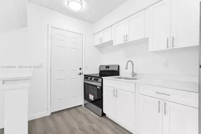 13210 Memorial Hwy #211, North Miami, FL 33161 - Photo 2