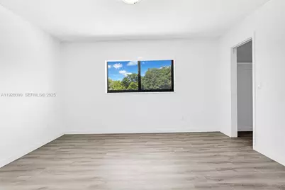 13210 Memorial Hwy #211, North Miami, FL 33161 - Photo 20