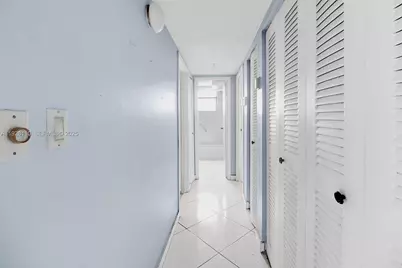 1825 W 44th Pl #1111, Hialeah, FL 33012 - Photo 8