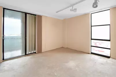 1825 W 44th Pl #1111, Hialeah, FL 33012 - Photo 12