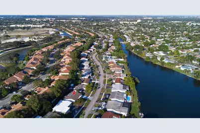 2311 NW 73rd Ave, Sunrise, FL 33313 - Photo 36