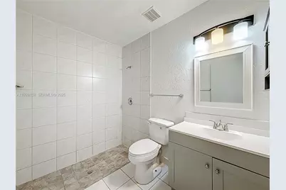 530 NE 34th St #1, Pompano Beach, FL 33064 - Photo 28