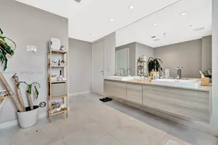 17111 Biscayne Blvd, North Miami Beach, FL 33160 - Photo 14