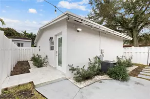 880 Oriole Ave, Miami Springs, FL 33166 - Photo 14