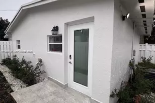 880 Oriole Ave, Miami Springs, FL 33166 - Photo 2