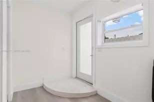 880 Oriole Ave, Miami Springs, FL 33166 - Photo 16