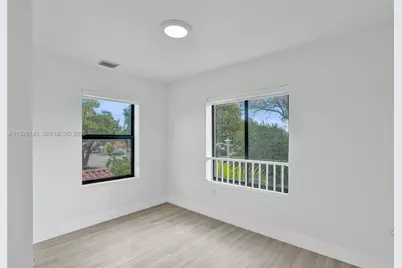 1721 SW 13th St #4, Miami, FL 33145 - Photo 6