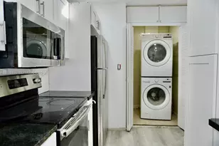 7800 SW 8th Ct, North Lauderdale, FL 33068 - Photo 2