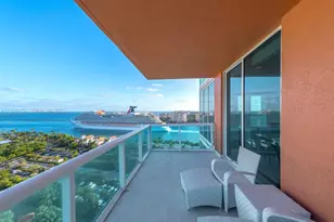 300 South Pointe Dr, Miami Beach, FL 33139 - Photo 32