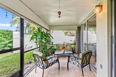 7464 S Pinewalk Dr S #81-18, Margate, FL 33063 - Photo 12