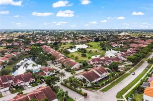 7464 S Pinewalk Dr S, Margate, FL 33063 - Photo 48