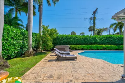 8366 SW 193rd St, Cutler Bay, FL 33157 - Photo 16