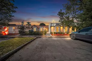 7417 Twin Sabal Dr, Miami Lakes, FL 33014 - Photo 2