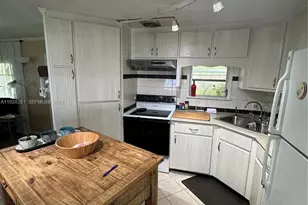 573 NE 47th Ct, Deerfield Beach, FL 33064 - Photo 12