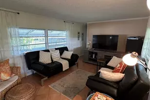 573 NE 47th Ct, Deerfield Beach, FL 33064 - Photo 8