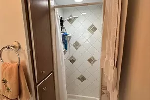 573 NE 47th Ct, Deerfield Beach, FL 33064 - Photo 4