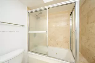 5900 Collins Ave, Miami Beach, FL 33140 - Photo 26