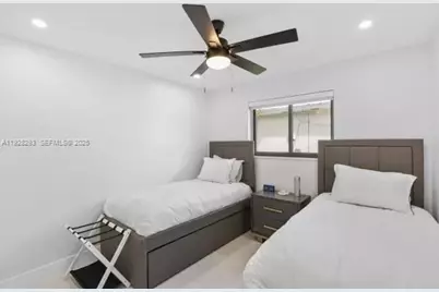 965 NE 171st St, Miami, FL 33162 - Photo 24