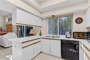 10132 NW 4th St, Plantation, FL 33324 - Photo 4