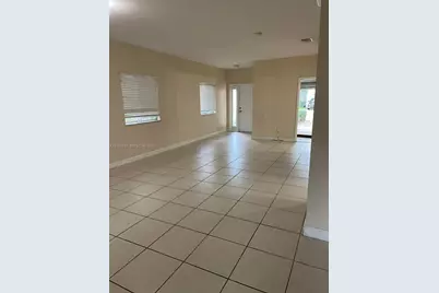 380 NE 31st Ter #380, Homestead, FL 33033 - Photo 4